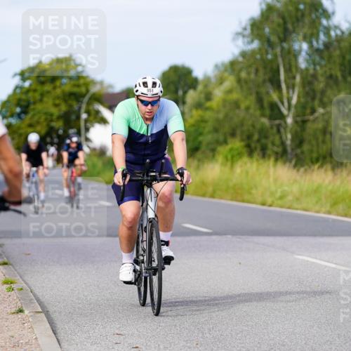 31.08.2025 - Elbe Triathlon Hamburg Michael Burmester http://msf.ph/oto/8676997 31.08.2025 10:26:28 Radfahren 905, 934, 951, 980, 1103, 1108, 1149 meine-sportfotos.de