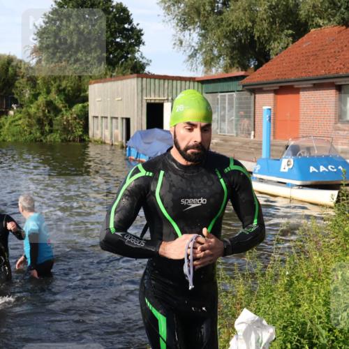 31.08.2025 - Elbe Triathlon Hamburg Luisa Fischer http://msf.ph/oto/8677010 31.08.2025 09:12:47 Schwimmen 461, 566, 642, 643 meine-sportfotos.de