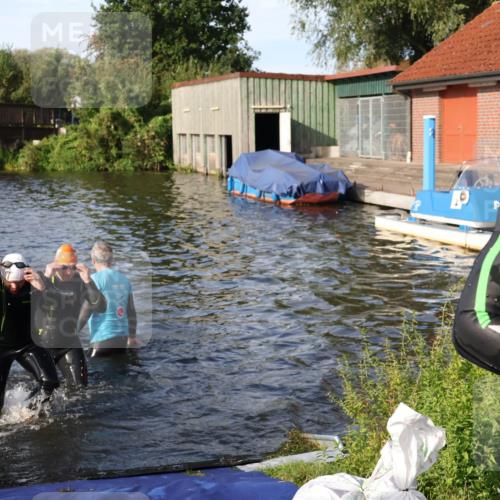 31.08.2025 - Elbe Triathlon Hamburg Luisa Fischer http://msf.ph/oto/8677013 31.08.2025 09:12:48 Schwimmen 461, 566, 642, 643 meine-sportfotos.de
