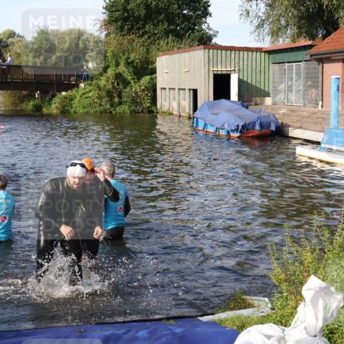 31.08.2025 - Elbe Triathlon Hamburg Luisa Fischer http://msf.ph/oto/8677014 31.08.2025 09:12:48 Schwimmen 461, 566, 642, 643 meine-sportfotos.de