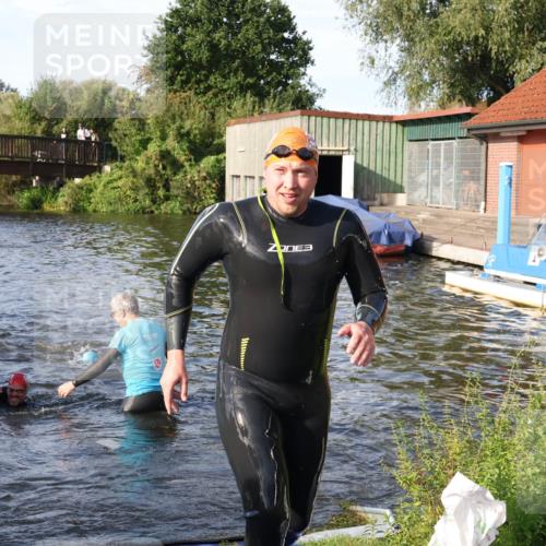 31.08.2025 - Elbe Triathlon Hamburg Luisa Fischer http://msf.ph/oto/8677032 31.08.2025 09:12:51 Schwimmen 461, 566, 615, 627, 642 meine-sportfotos.de