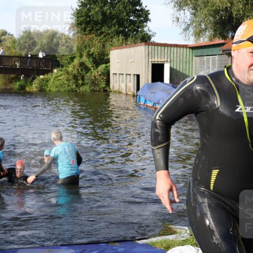 31.08.2025 - Elbe Triathlon Hamburg Luisa Fischer http://msf.ph/oto/8677036 31.08.2025 09:12:52 Schwimmen 461, 566, 615, 627, 642 meine-sportfotos.de