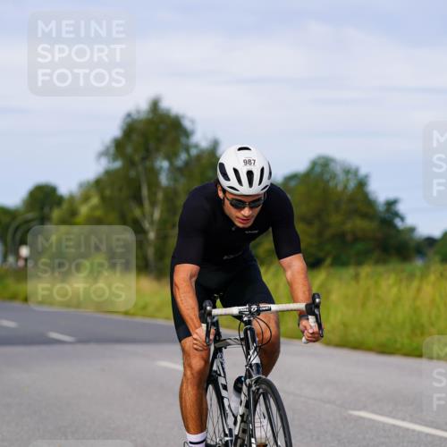 31.08.2025 - Elbe Triathlon Hamburg Michael Burmester http://msf.ph/oto/8677052 31.08.2025 10:26:52 Radfahren 801, 840, 987, 992, 1145 meine-sportfotos.de