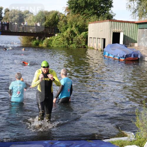 31.08.2025 - Elbe Triathlon Hamburg Luisa Fischer http://msf.ph/oto/8677058 31.08.2025 09:13:02 Schwimmen 579, 615, 623, 627 meine-sportfotos.de