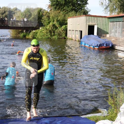 31.08.2025 - Elbe Triathlon Hamburg Luisa Fischer http://msf.ph/oto/8677063 31.08.2025 09:13:03 Schwimmen 579, 615, 623, 627 meine-sportfotos.de