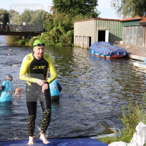 31.08.2025 - Elbe Triathlon Hamburg Luisa Fischer http://msf.ph/oto/8677064 31.08.2025 09:13:04 Schwimmen 579, 615, 623 meine-sportfotos.de