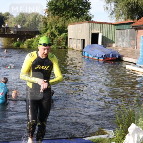 31.08.2025 - Elbe Triathlon Hamburg Luisa Fischer http://msf.ph/oto/8677066 31.08.2025 09:13:04 Schwimmen 579, 615, 623 meine-sportfotos.de