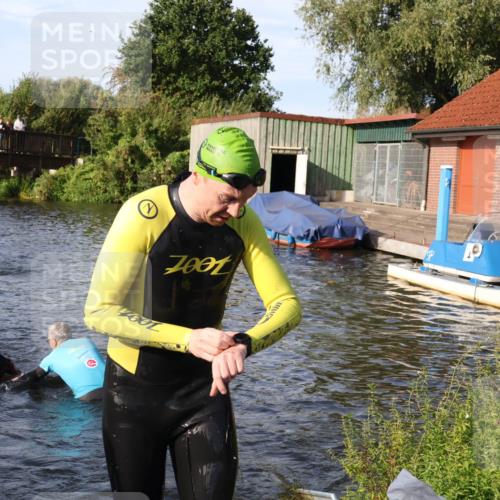 31.08.2025 - Elbe Triathlon Hamburg Luisa Fischer http://msf.ph/oto/8677071 31.08.2025 09:13:05 Schwimmen 579, 623 meine-sportfotos.de