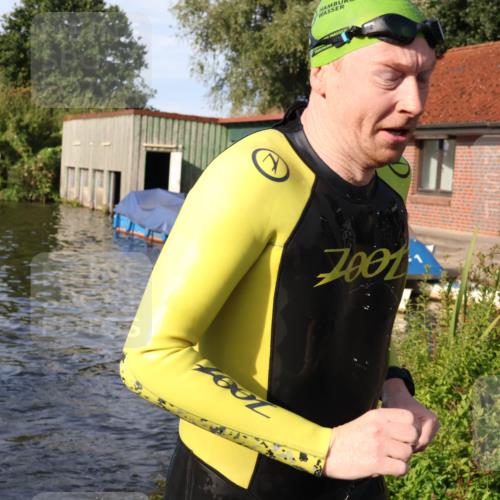 31.08.2025 - Elbe Triathlon Hamburg Luisa Fischer http://msf.ph/oto/8677074 31.08.2025 09:13:05 Schwimmen 579, 623 meine-sportfotos.de