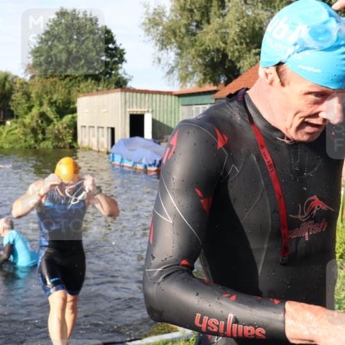 31.08.2025 - Elbe Triathlon Hamburg Luisa Fischer http://msf.ph/oto/8677097 31.08.2025 09:13:45 Schwimmen 624, 631, 753 meine-sportfotos.de