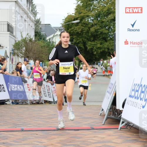 31.08.2025 - 21. Blankeneser Heldenlauf Strokosch-Dieckow http://msf.ph/oto/8677104 31.08.2025 10:33:12 Ziel 2304, 2433, 2388, 2430, 2658 meine-sportfotos.de