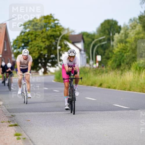 31.08.2025 - Elbe Triathlon Hamburg Michael Burmester http://msf.ph/oto/8677105 31.08.2025 10:27:11 Radfahren 882, 1013, 1027 meine-sportfotos.de