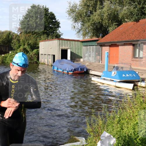 31.08.2025 - Elbe Triathlon Hamburg Luisa Fischer http://msf.ph/oto/8677107 31.08.2025 09:13:52 Schwimmen 611, 631, 695 meine-sportfotos.de