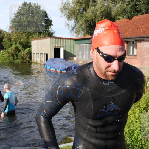 31.08.2025 - Elbe Triathlon Hamburg Luisa Fischer http://msf.ph/oto/8677123 31.08.2025 09:14:03 Schwimmen 563, 608, 695 meine-sportfotos.de