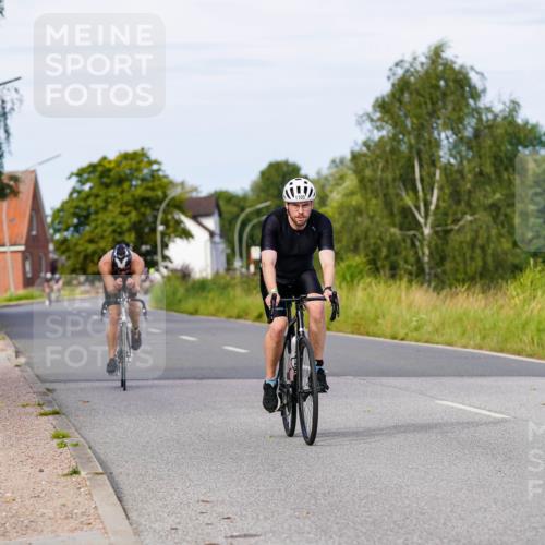 31.08.2025 - Elbe Triathlon Hamburg Michael Burmester http://msf.ph/oto/8677146 31.08.2025 10:27:19 Radfahren 1013, 1105, 1129 meine-sportfotos.de
