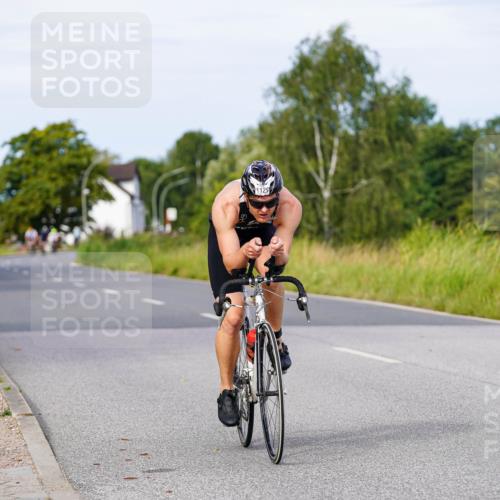 31.08.2025 - Elbe Triathlon Hamburg Michael Burmester http://msf.ph/oto/8677155 31.08.2025 10:27:20 Radfahren 1013, 1105, 1129 meine-sportfotos.de