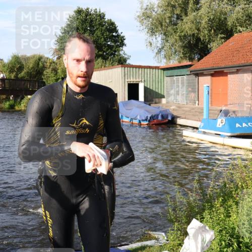 31.08.2025 - Elbe Triathlon Hamburg Luisa Fischer http://msf.ph/oto/8677167 31.08.2025 09:14:20 Schwimmen 597, 601, 638, 659 meine-sportfotos.de