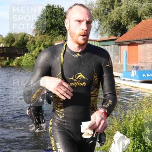 31.08.2025 - Elbe Triathlon Hamburg Luisa Fischer http://msf.ph/oto/8677169 31.08.2025 09:14:21 Schwimmen 597, 601, 638, 659 meine-sportfotos.de