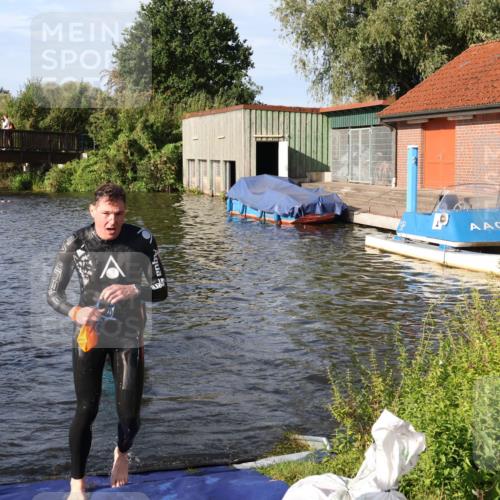 31.08.2025 - Elbe Triathlon Hamburg Luisa Fischer http://msf.ph/oto/8677184 31.08.2025 09:14:24 Schwimmen 601, 638 meine-sportfotos.de