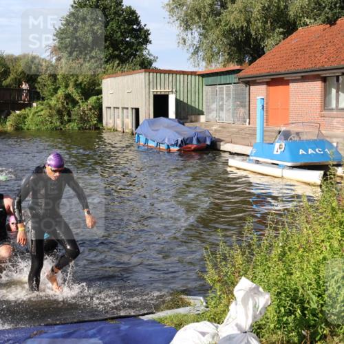 31.08.2025 - Elbe Triathlon Hamburg Luisa Fischer http://msf.ph/oto/8677198 31.08.2025 09:14:46 Schwimmen 629, 746 meine-sportfotos.de