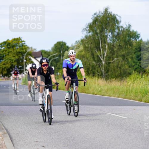 31.08.2025 - Elbe Triathlon Hamburg Michael Burmester http://msf.ph/oto/8677220 31.08.2025 10:27:48 Radfahren 401, 797, 1057, 1098, 1148 meine-sportfotos.de