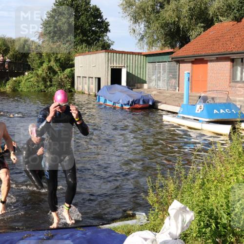 31.08.2025 - Elbe Triathlon Hamburg Luisa Fischer http://msf.ph/oto/8677222 31.08.2025 09:14:55 Schwimmen 427, 466, 605, 610, 715, 716, 724, 728 meine-sportfotos.de