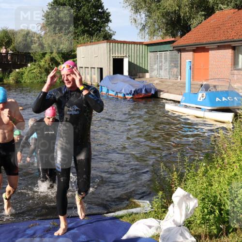 31.08.2025 - Elbe Triathlon Hamburg Luisa Fischer http://msf.ph/oto/8677228 31.08.2025 09:14:56 Schwimmen 427, 466, 605, 610, 715, 716, 724, 728 meine-sportfotos.de