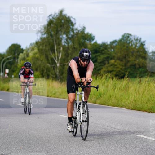 31.08.2025 - Elbe Triathlon Hamburg Michael Burmester http://msf.ph/oto/8677233 31.08.2025 10:27:50 Radfahren 401, 779, 1057, 1098, 1148 meine-sportfotos.de