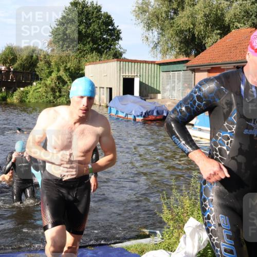 31.08.2025 - Elbe Triathlon Hamburg Luisa Fischer http://msf.ph/oto/8677236 31.08.2025 09:14:58 Schwimmen 427, 466, 605, 610, 715, 716, 724, 728 meine-sportfotos.de