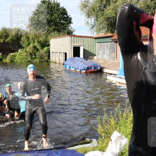31.08.2025 - Elbe Triathlon Hamburg Luisa Fischer http://msf.ph/oto/8677249 31.08.2025 09:15:00 Schwimmen 427, 466, 605, 610, 715, 716, 724, 728 meine-sportfotos.de
