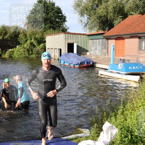 31.08.2025 - Elbe Triathlon Hamburg Luisa Fischer http://msf.ph/oto/8677251 31.08.2025 09:15:01 Schwimmen 427, 466, 605, 610, 715, 716, 724, 728 meine-sportfotos.de