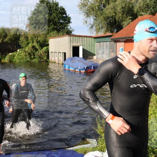31.08.2025 - Elbe Triathlon Hamburg Luisa Fischer http://msf.ph/oto/8677259 31.08.2025 09:15:02 Schwimmen 466, 605, 610, 716, 724, 728 meine-sportfotos.de