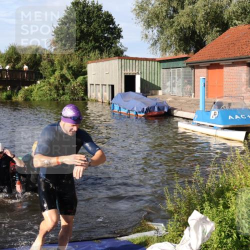 31.08.2025 - Elbe Triathlon Hamburg Luisa Fischer http://msf.ph/oto/8677292 31.08.2025 09:15:17 Schwimmen 419, 562, 567, 625, 660 meine-sportfotos.de