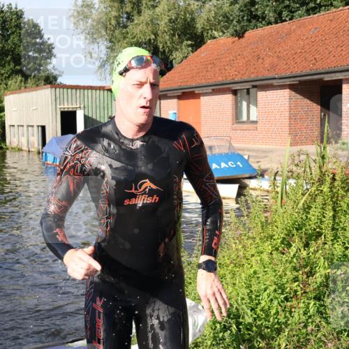 31.08.2025 - Elbe Triathlon Hamburg Luisa Fischer http://msf.ph/oto/8677340 31.08.2025 09:15:34 Schwimmen 486, 725 meine-sportfotos.de