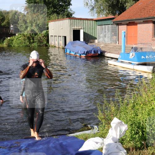 31.08.2025 - Elbe Triathlon Hamburg Luisa Fischer http://msf.ph/oto/8677358 31.08.2025 09:16:20 Schwimmen 678 meine-sportfotos.de