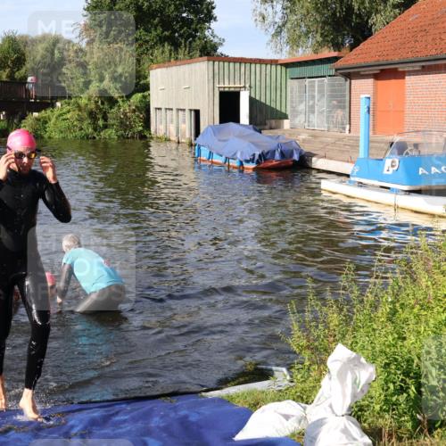 31.08.2025 - Elbe Triathlon Hamburg Luisa Fischer http://msf.ph/oto/8677370 31.08.2025 09:16:31 Schwimmen 590, 599, 606 meine-sportfotos.de