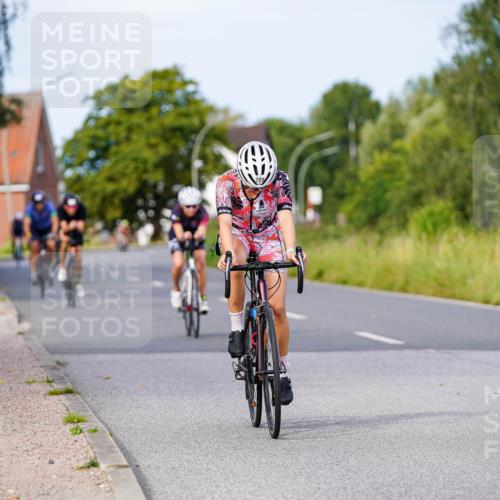 31.08.2025 - Elbe Triathlon Hamburg Michael Burmester http://msf.ph/oto/8677371 31.08.2025 10:28:39 Radfahren 701, 748, 789, 876, 913, 991, 1123 meine-sportfotos.de
