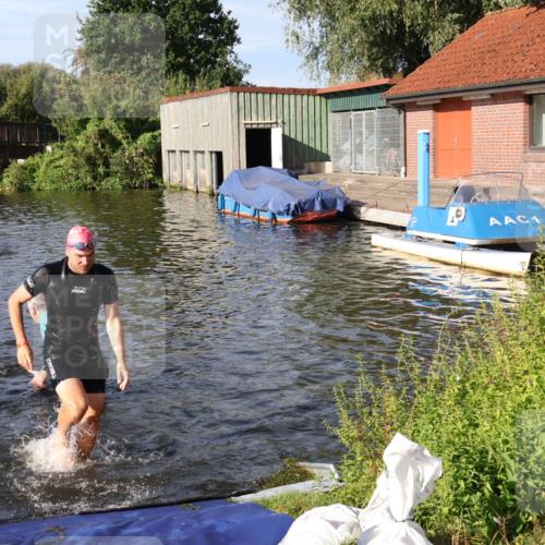 31.08.2025 - Elbe Triathlon Hamburg Luisa Fischer http://msf.ph/oto/8677393 31.08.2025 09:16:35 Schwimmen 590, 599, 606 meine-sportfotos.de