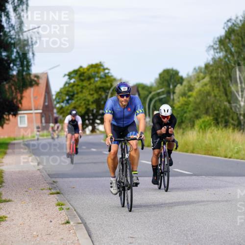 31.08.2025 - Elbe Triathlon Hamburg Michael Burmester http://msf.ph/oto/8677396 31.08.2025 10:28:43 Radfahren 701, 789, 852, 913, 991, 1123, 1219 meine-sportfotos.de