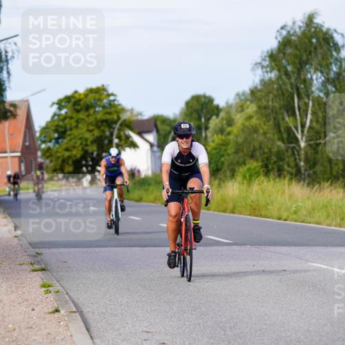 31.08.2025 - Elbe Triathlon Hamburg Michael Burmester http://msf.ph/oto/8677407 31.08.2025 10:28:46 Radfahren 701, 852, 991, 1219 meine-sportfotos.de