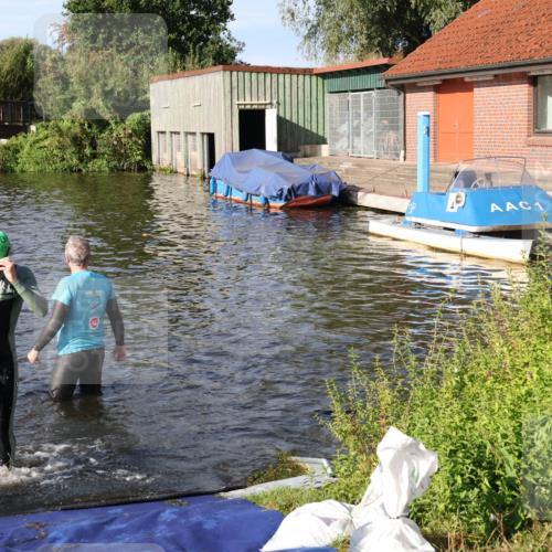 31.08.2025 - Elbe Triathlon Hamburg Luisa Fischer http://msf.ph/oto/8677417 31.08.2025 09:16:39 Schwimmen 599, 606 meine-sportfotos.de
