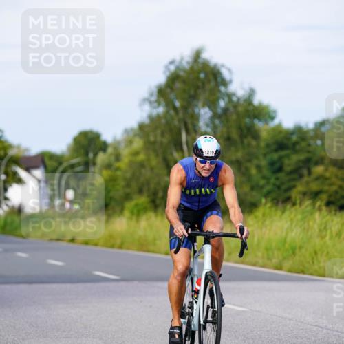 31.08.2025 - Elbe Triathlon Hamburg Michael Burmester http://msf.ph/oto/8677425 31.08.2025 10:28:48 Radfahren 701, 833, 852, 991, 1160, 1219 meine-sportfotos.de