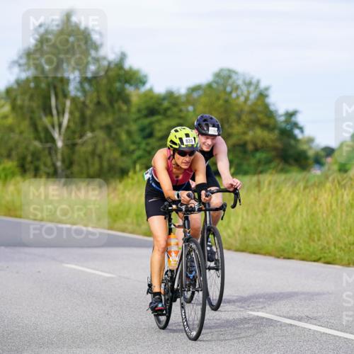 31.08.2025 - Elbe Triathlon Hamburg Michael Burmester http://msf.ph/oto/8677428 31.08.2025 10:28:55 Radfahren 833, 881, 884, 1160 meine-sportfotos.de