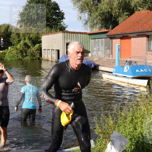 31.08.2025 - Elbe Triathlon Hamburg Luisa Fischer http://msf.ph/oto/8677465 31.08.2025 09:17:00 Schwimmen 569, 773 meine-sportfotos.de
