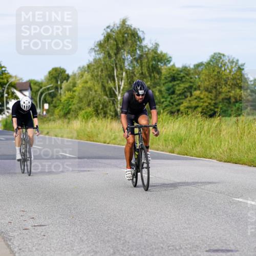 31.08.2025 - Elbe Triathlon Hamburg Michael Burmester http://msf.ph/oto/8677471 31.08.2025 10:29:21 Radfahren 837, 1102, 1183, 1196 meine-sportfotos.de
