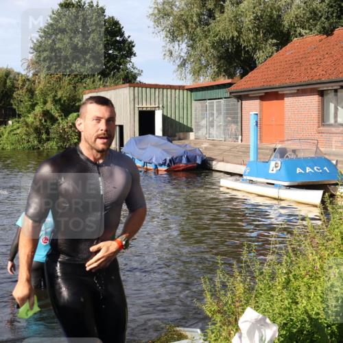 31.08.2025 - Elbe Triathlon Hamburg Luisa Fischer http://msf.ph/oto/8677478 31.08.2025 09:17:03 Schwimmen 569, 773 meine-sportfotos.de
