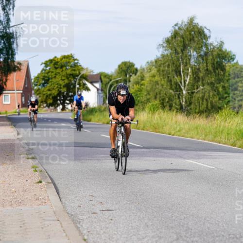 31.08.2025 - Elbe Triathlon Hamburg Michael Burmester http://msf.ph/oto/8677486 31.08.2025 10:29:25 Radfahren 667, 711, 837, 1183 meine-sportfotos.de