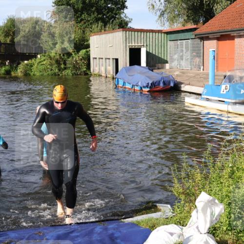 31.08.2025 - Elbe Triathlon Hamburg Luisa Fischer http://msf.ph/oto/8677487 31.08.2025 09:17:23 Schwimmen 609 meine-sportfotos.de
