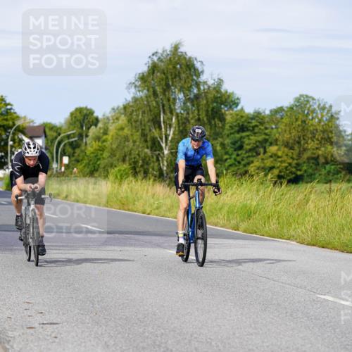 31.08.2025 - Elbe Triathlon Hamburg Michael Burmester http://msf.ph/oto/8677497 31.08.2025 10:29:28 Radfahren 667, 711, 1183 meine-sportfotos.de