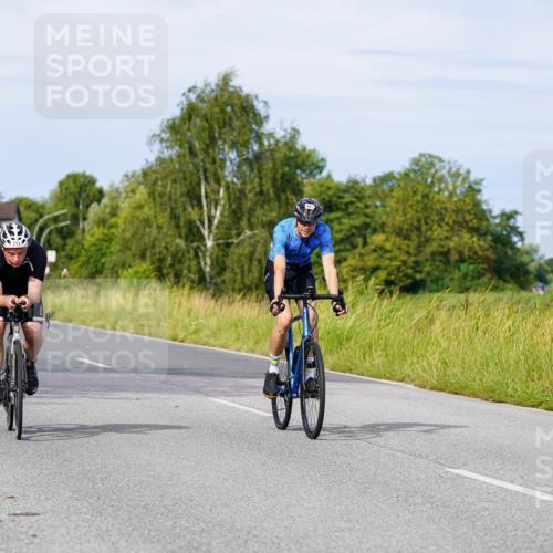31.08.2025 - Elbe Triathlon Hamburg Michael Burmester http://msf.ph/oto/8677503 31.08.2025 10:29:28 Radfahren 667, 711, 1183 meine-sportfotos.de